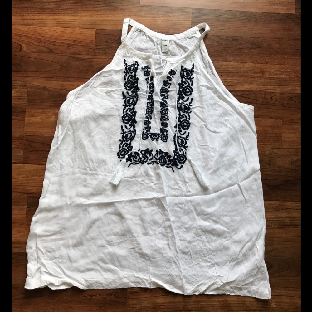 Old navy embroidered large top